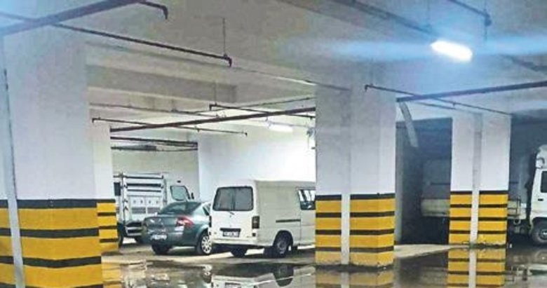BORNOVA’DA OTOPARK İSYANI: “MÜTEAHHİTLERDEN ALINAN OTOPARK PARALARI NEREDE?”
