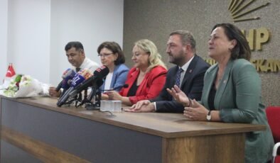 CHP Kadın Kolları Genel Başkanı Ayten Gülsever İlk Ziyaretini İzmir’de Gerçekleştirdi